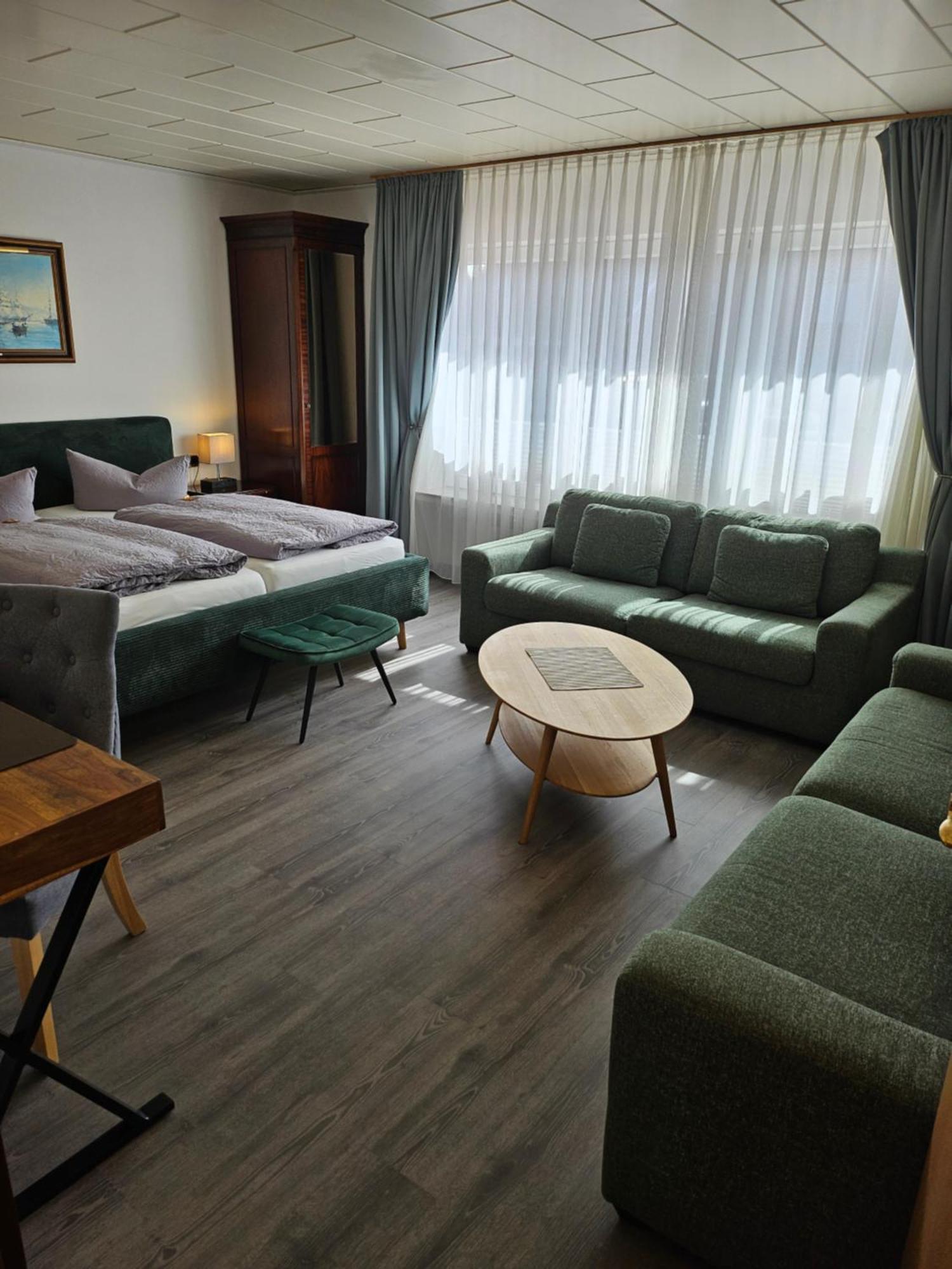 Loose Hotel